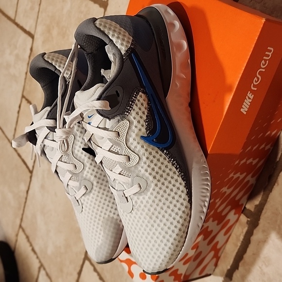 Nike renew run 2 running shoes size 7.5 brand new light weight - Picture 3 of 8